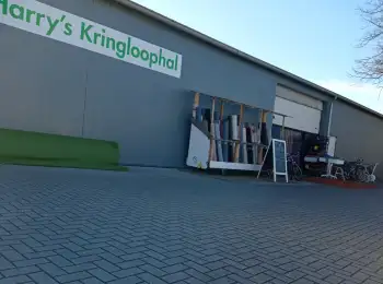 Harry's Kringloophal foto van winkel 1